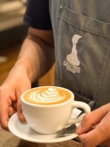 Crafters Coffee está en Bambu City Center,